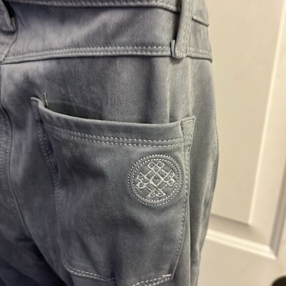 Laurie Felt Los Angeles Faux Suede Baby Bell Vital Stretch Technology Pants- 6 - Picture 8 of 13